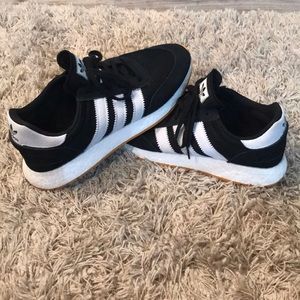 Adidas I-5923 Black/white stripes and gum bottom.
